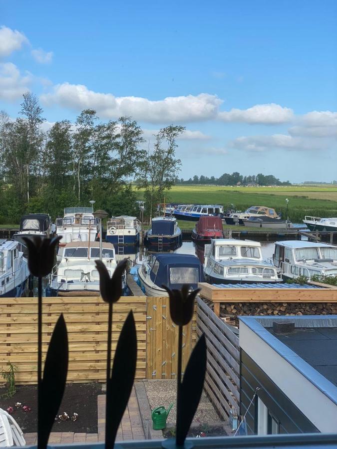 Huis Bij Het Water Met Sloepje Jutrijp エクステリア 写真