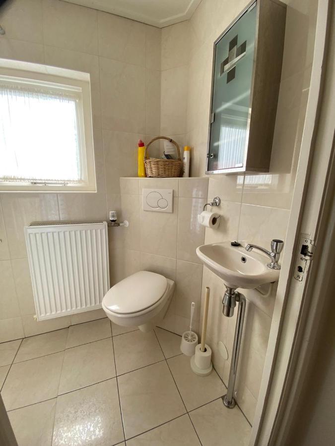 Huis Bij Het Water Met Sloepje Jutrijp エクステリア 写真
