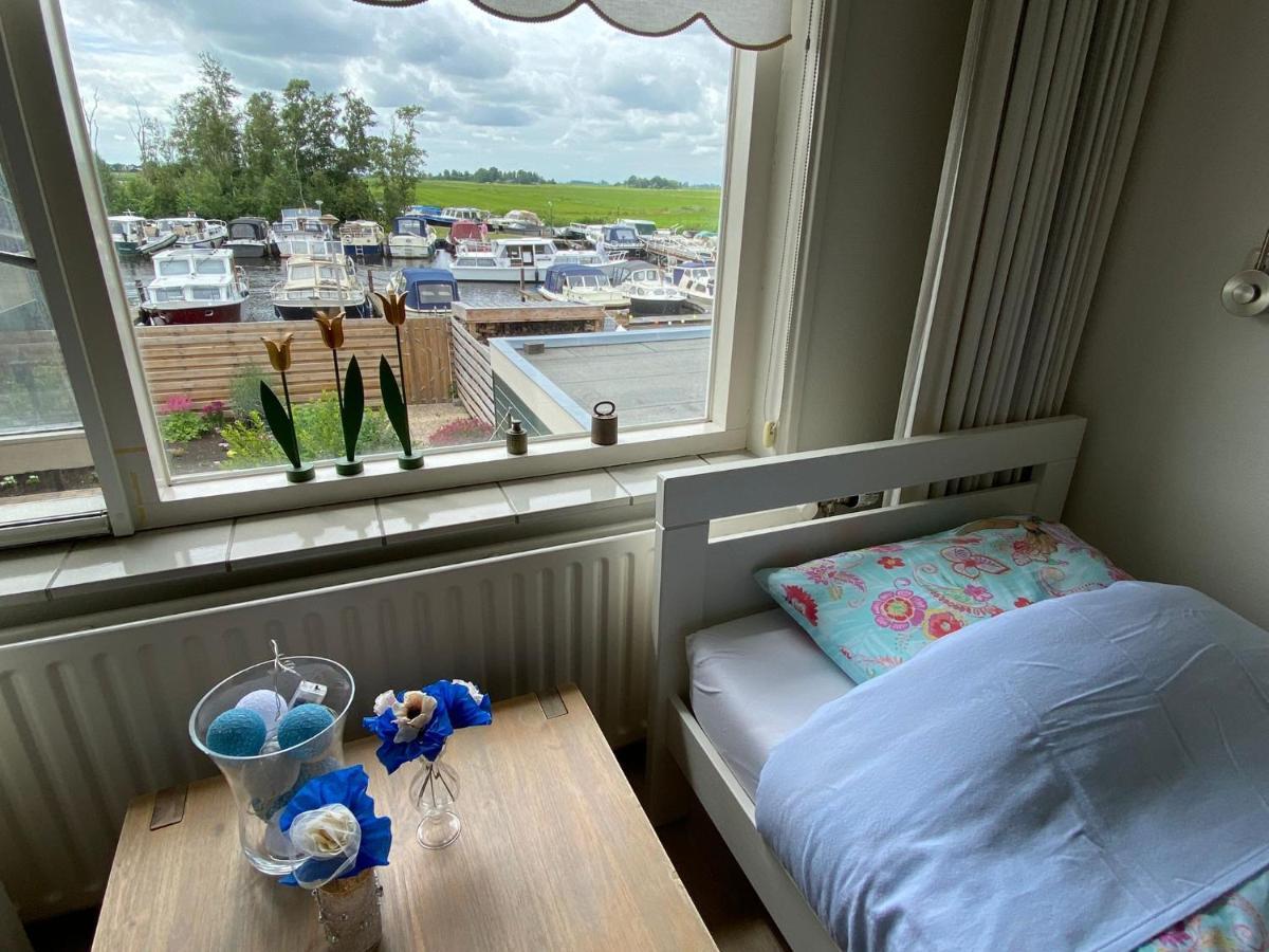 Huis Bij Het Water Met Sloepje Jutrijp エクステリア 写真