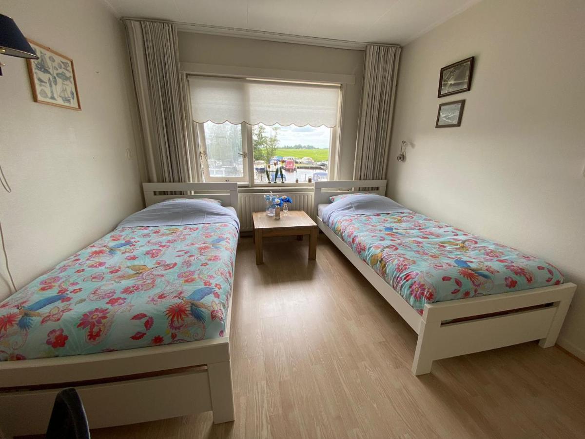 Huis Bij Het Water Met Sloepje Jutrijp エクステリア 写真